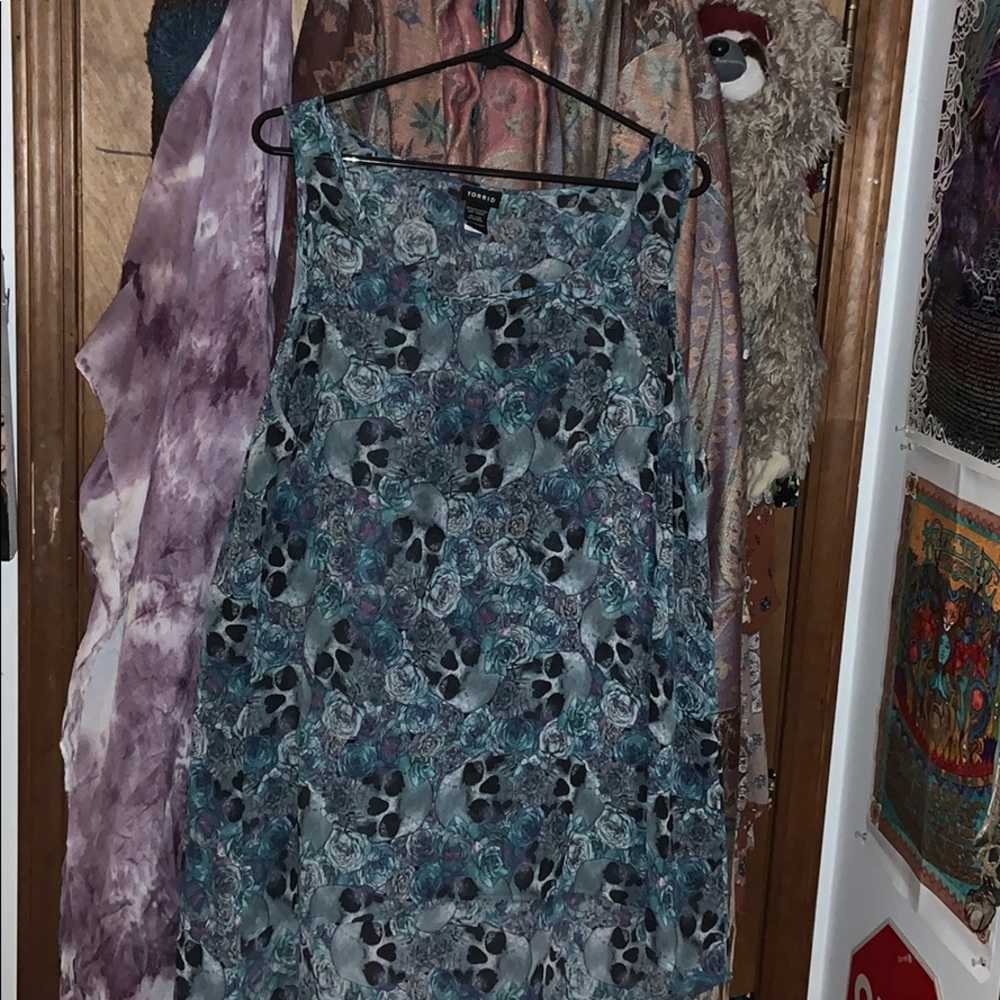 Skull and roses flowy tank